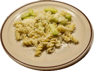 Nudeln mit Gurkensoße