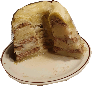 Kohlpudding angeschnitten auf dem Teller